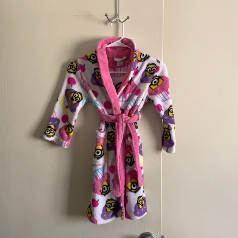Kids Bathrobe size small Preowned